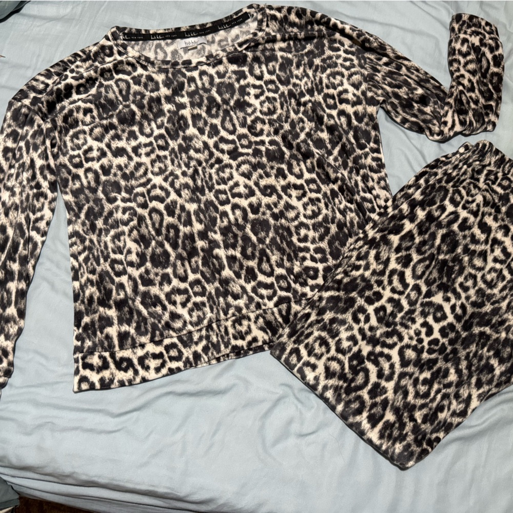Leopard Print Women's Pajama Set
